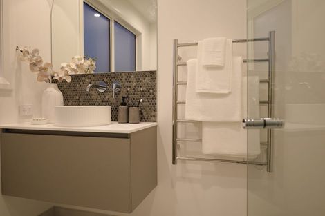 Photo of property in 60 Atlantic Drive, Fitzherbert, Palmerston North, 4410