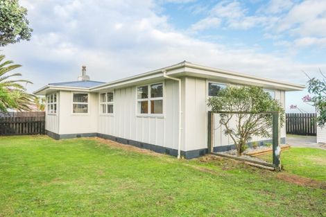 Photo of property in 56 Lee Street, Castlecliff, Whanganui, 4501