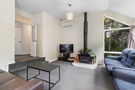 Photo of property in 8 Mackinnon Terrace, Sunshine Bay, Queenstown, 9300
