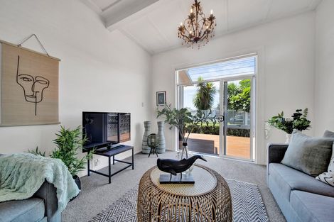 Photo of property in 20 Ropiha Street, Fitzroy, New Plymouth, 4312