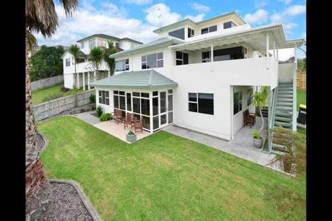 Photo of property in 25 Vermeer Place, West Harbour, Auckland, 0618