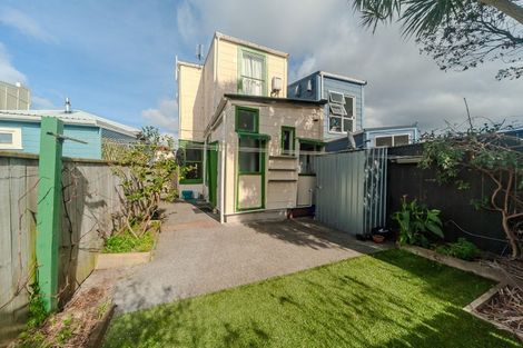 Photo of property in 24 Luxford Street, Berhampore, Wellington, 6023