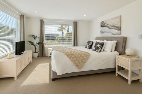 Photo of property in 16 Southworth Place, Grandview Heights, Hamilton, 3200