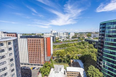 Photo of property in 10a/2 Saint Martins Lane, Grafton, Auckland, 1010