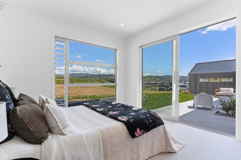 Photo of property in 16 Ian Hopper Way, Pauanui, 3579