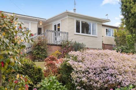 Photo of property in 5 Valron Road, Te Atatu South, Auckland, 0602