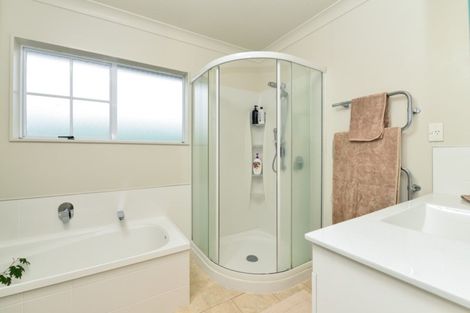 Photo of property in 94 Endeavour Avenue, Flagstaff, Hamilton, 3210