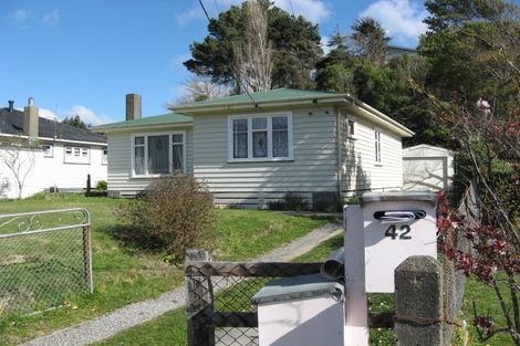 Photo of property in 42 Bledisloe Crescent, Wainuiomata, Lower Hutt, 5014