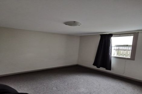 Photo of property in 39 Akaroa Drive, Maupuia, Wellington, 6022