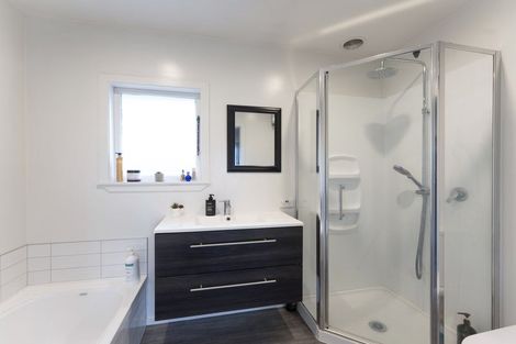 Photo of property in 9 Adrian Place, Shirley, Christchurch, 8061