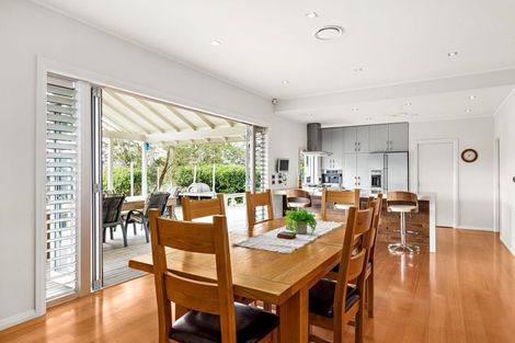 Photo of property in 53 Motu Road, Kumeu, 0891