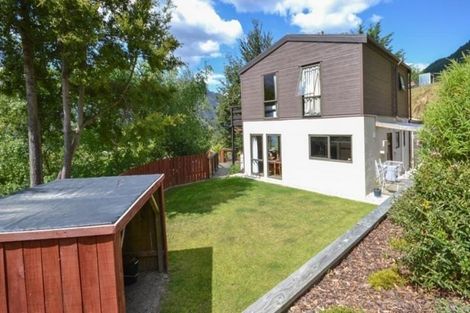 Photo of property in 15 Lochy Road, Fernhill, Queenstown, 9300