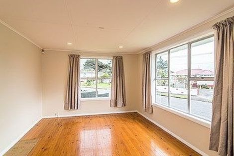 Photo of property in 6 Swansea Street, Cannons Creek, Porirua, 5024