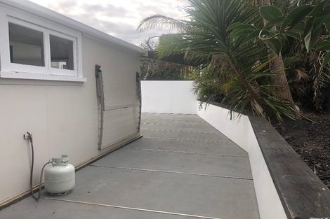 Photo of property in 17b Warwick Street, Morningside, Auckland, 1022