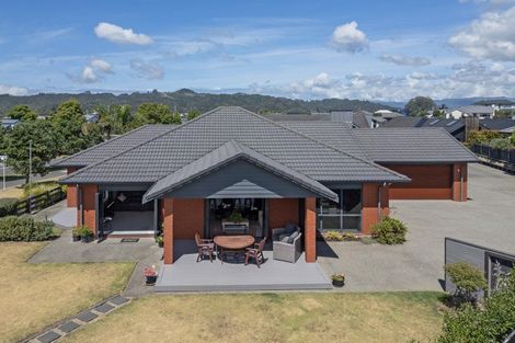 Photo of property in 6 Roseberry Place, Whitianga, 3510