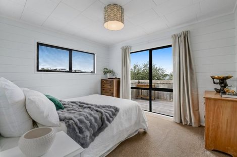 Photo of property in 18 Hinemoa Place, Snells Beach, 0920