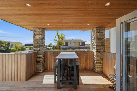 Photo of property in 31 Beechwood Road, Rothesay Bay, Auckland, 0630