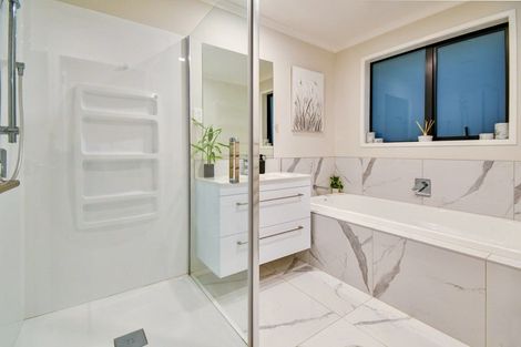 Photo of property in 18 Leathem Crescent, Pokeno, 2402