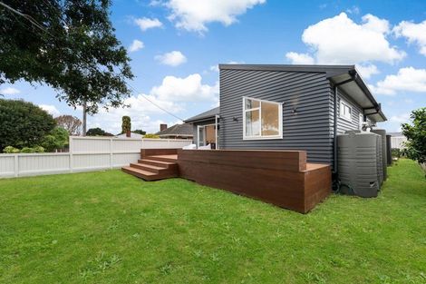 Photo of property in 22 Taikata Road, Te Atatu Peninsula, Auckland, 0610