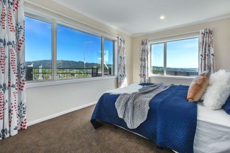Photo of property in 7 Baxters Rise, Aotea, Porirua, 5024