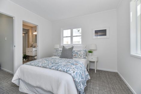 Photo of property in 3/47 East Coast Road, Milford, Auckland, 0620