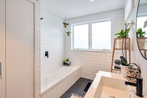 Photo of property in 1/56 Northboro Road, Belmont, Auckland, 0622