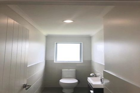 Photo of property in 3205a Great North Road, New Lynn, Auckland, 0600