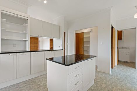 Photo of property in 40 Montgomery Avenue, Rothesay Bay, Auckland, 0630