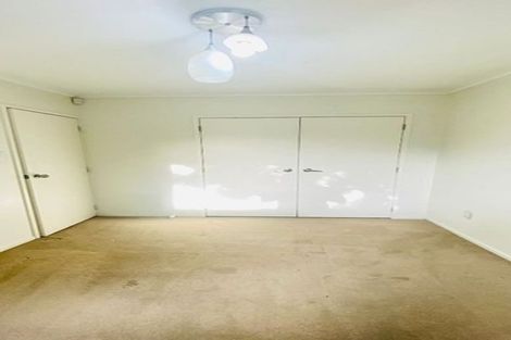 Photo of property in 2 Caspian Close, New Lynn, Auckland, 0600