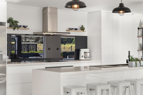 Photo of property in 583 State Highway 16, Kumeu, 0891