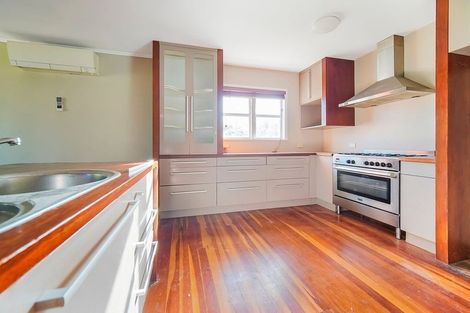 Photo of property in 17 Mildmay Road, Henderson, Auckland, 0610