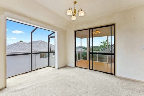Photo of property in 3/14 Wernham Place, Northcote, Auckland, 0626
