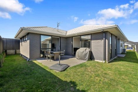 Photo of property in 18 Pioneer Crescent, Omokoroa, 3114