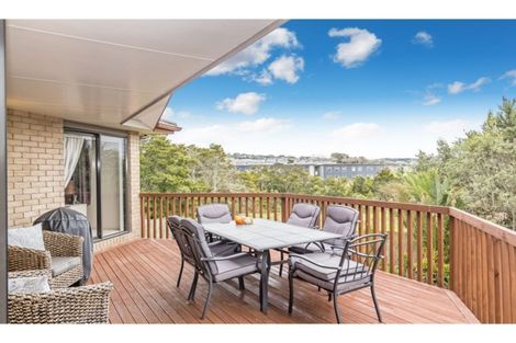 Photo of property in 9 Kingtide Place, Red Beach, 0932