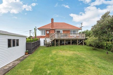 Photo of property in 60 Uxbridge Road, Mellons Bay, Auckland, 2014