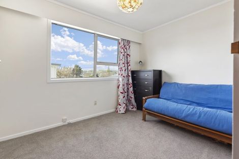 Photo of property in 2/115 Queens Drive, Lyall Bay, Wellington, 6022