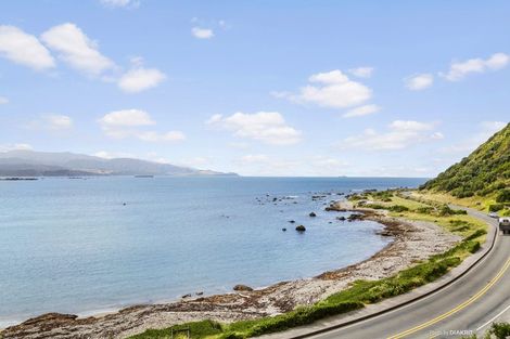 Photo of property in 416 Queens Drive, Lyall Bay, Wellington, 6022