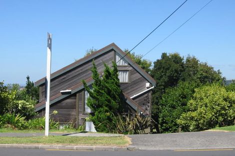 Photo of property in 144 Carlisle Road, Northcross, Auckland, 0632