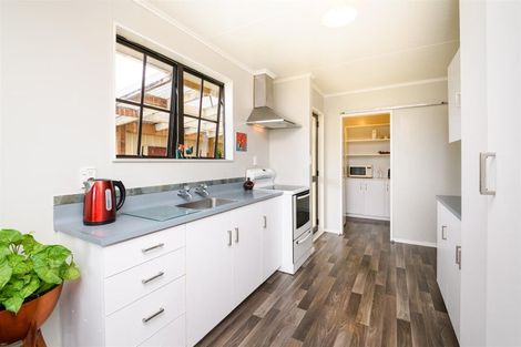 Photo of property in 2 Walton Street, Bulls, 4818