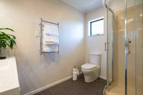 Photo of property in 4 Wakefield Grove, Waikanae, 5036