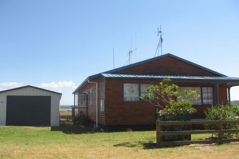 Photo of property in 568 Pukehina Parade, Pukehina, 3189