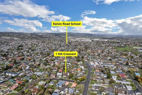 Photo of property in 1 Hill Crescent, Papakura, 2110