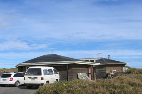 Photo of property in 4 Marine Parade South, Foxton Beach, Foxton, 4815