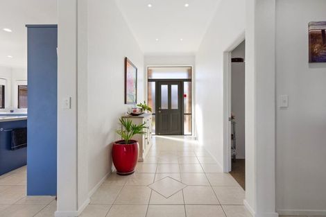 Photo of property in 27 Sarah Place, Papamoa Beach, Papamoa, 3118