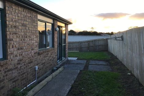 Photo of property in 36 Woodbank Drive, Glen Eden, Auckland, 0602