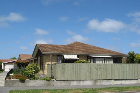 Photo of property in 2/59 Karnak Crescent, Russley, Christchurch, 8042