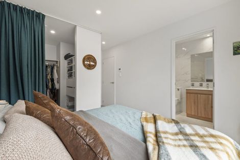 Photo of property in 132a Stapleford Crescent, Browns Bay, Auckland, 0630