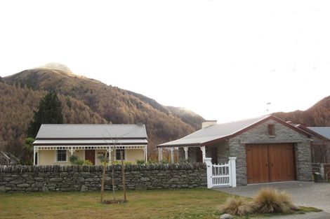 Photo of property in 34 Wiltshire Street, Arrowtown, 9302
