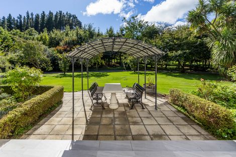 Photo of property in 1 Davison Road, Rotherham, 7379