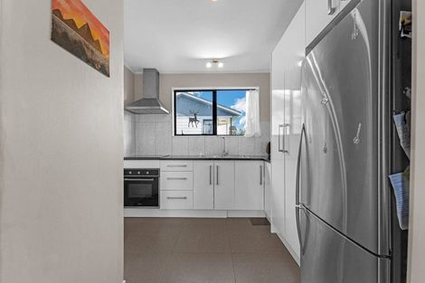 Photo of property in 2/41 Taitimu Drive, Weymouth, Auckland, 2103
